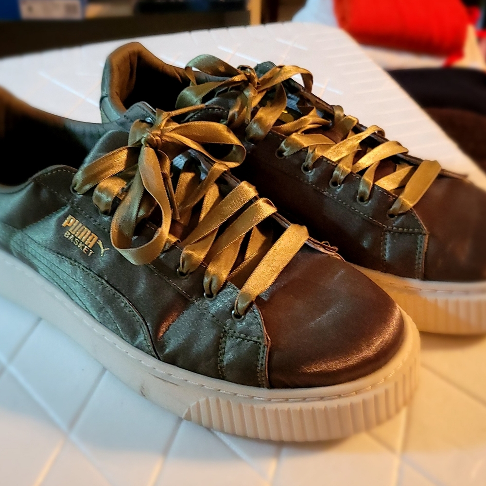 Women's Fenty Pumas